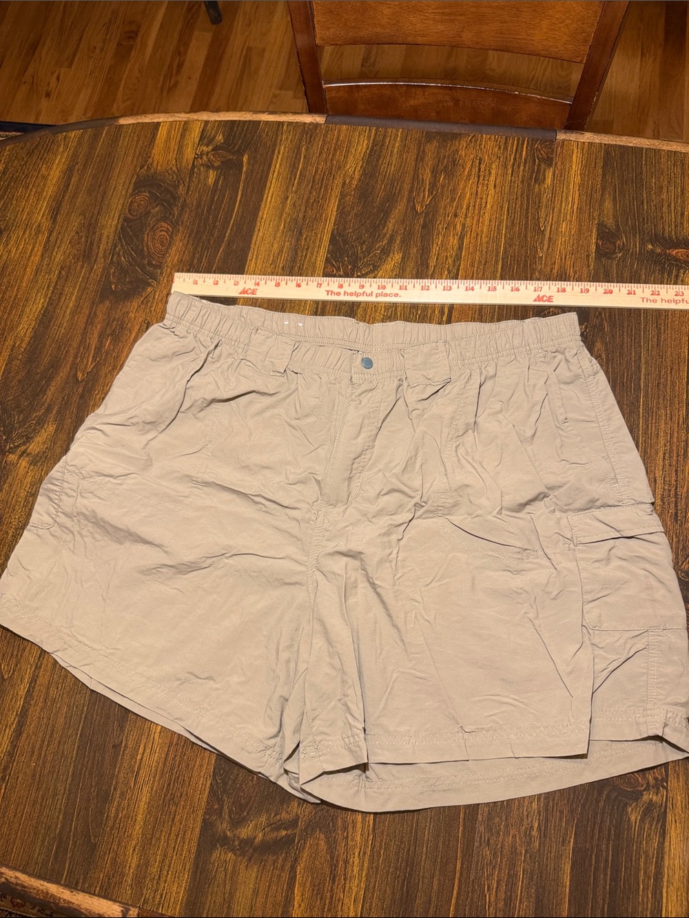 Columbia Men's Tan Cargo Shorts